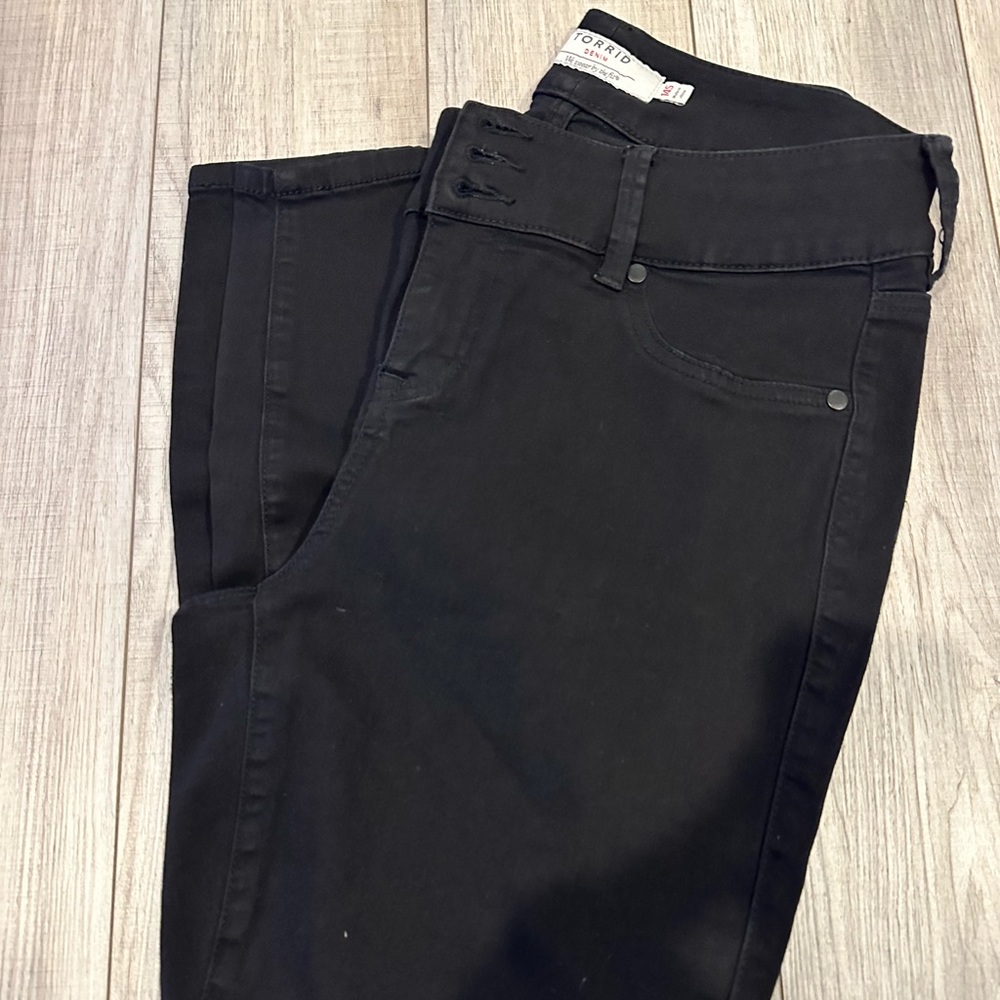Torrid Black Denim Jeggings Size 14 Short